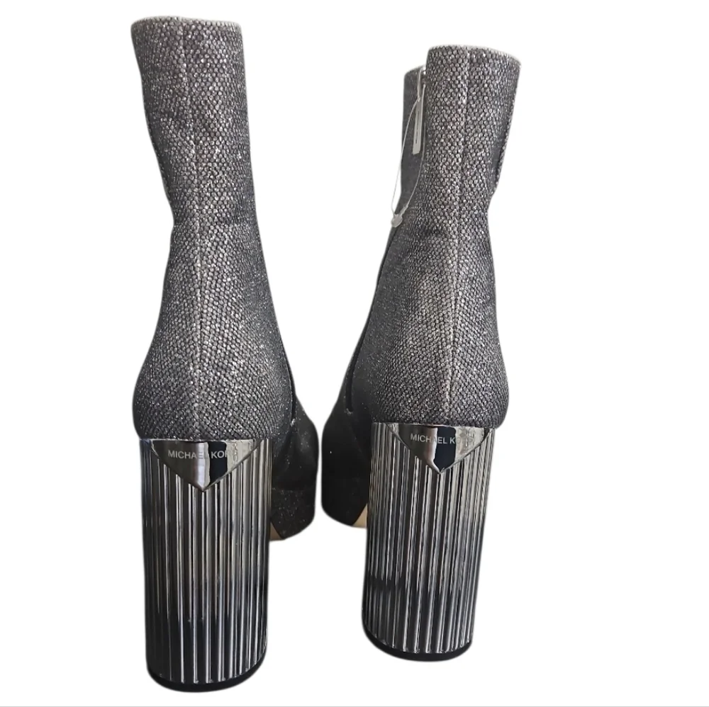 New MICHAEL Michael Kors Silver Platform Boots Sz 8.5